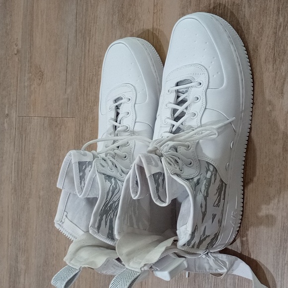 Nike AF1 men's shoes - Picture 2 of 5